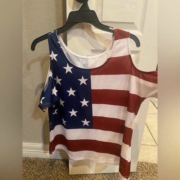 Stars and Stripes cold shoulder top, cute and comfy! Medium fit. - Picture 1 of 3